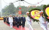 Dirigentes del Partido y Estado visitan Mausoleo del Presidente Ho Chi Minh