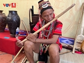 La singular flauta Ta Leh del pueblo Gie Trieng en Kon Tum