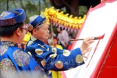 Ceremonia inaugural con lápiz y pincel la tradición vietnamita honra el aprendizaje