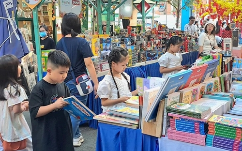 Ciudad Ho Chi Minh fomenta la lectura con la apertura de más calles del libro