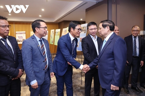 Pham Minh Chinh sostiene encuentros con la Asociación de Empresarios Vietnamitas en Australia