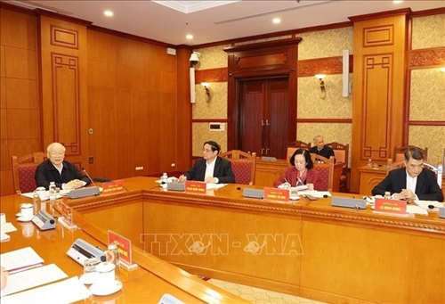 Máximo líder político de Vietnam orienta la preparación de personal para XIV Congreso Nacional del PCV