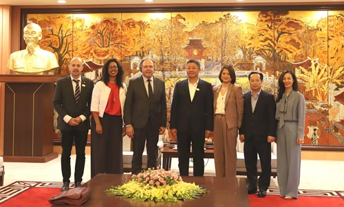 El grupo educativo francés Odyssey reforzará la cooperación con Hanói