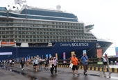 El crucero internacional Celebrity Solstice llega a Vietnam con tres mil pasajeros a bordo