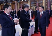 El presidente del Parlamento participa en un coloquio sobre la reforma empresarial y la gestión del capital público Vietnam-China