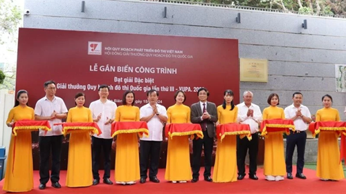 El templo de los mártires del campo de batalla de Dien Bien Phu gana el Premio de Planificación Urbana de Vietnam
