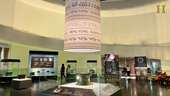 Exposición de tambores de bronce de 2000 años de antigüedad en el Museo de Hanói