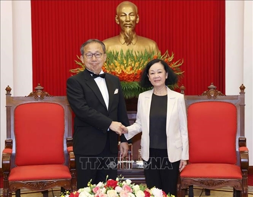 La presidenta de la Comisión de Organización del Partido elogia los aportes del embajador japonés