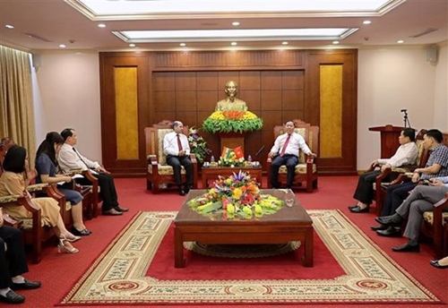 Provincia de Hoa Binh e India intensifican cooperación en turismo y cultura