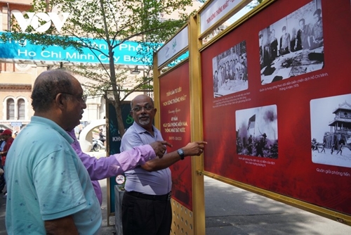 Ciudad Ho Chi Minh celebra exposición sobre la reunificación nacional