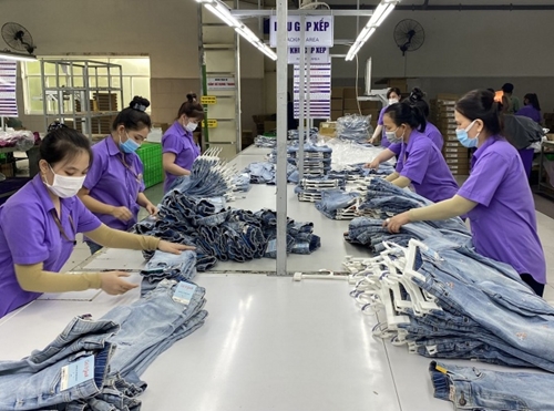 Construir una clase trabajadora vietnamita fuerte, adaptándose a la transformación del país