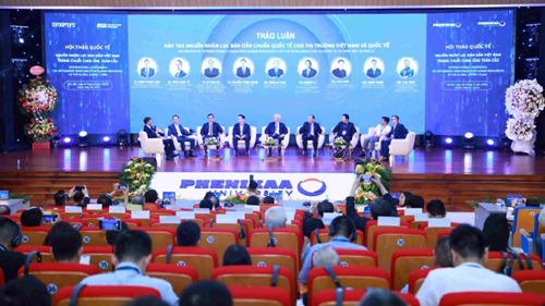 Empresas y universidades se unen para desarrollar fuerza laboral de semiconductores en Vietnam