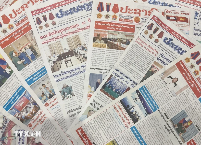 Los medios de comunicación laosianos informan sobre el 70 º aniversario de la victoria de Dien Bien Phu
