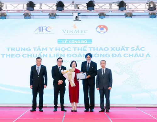 Primer Centro de Excelencia Medicina Deportiva en Vietnam certificado como excelente según los estándares asiáticos