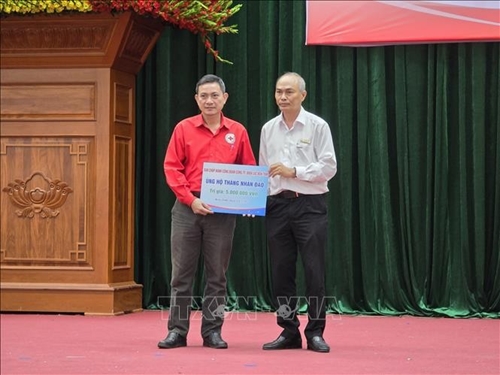 Mes de Acción Humanitaria 2024 Apoyar a los necesitados en Kon Tum